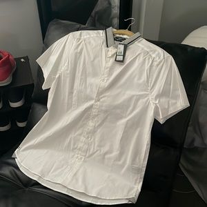 Brand new.  Men's Kenneth Cole Short Sleeve Shirt.  Large